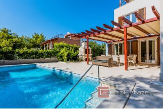 20 2013 36 Brac Villa sea view pool for sale