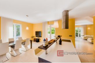 20 2013 36 Brac Villa sea view pool for sale