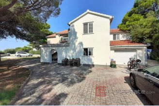 001 2016 421 near zadar seafront house for sale
