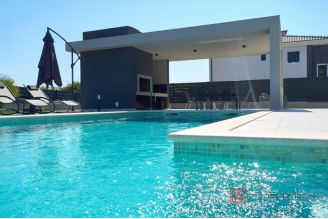 020 2019 112 Kastela new villa with pool for sale