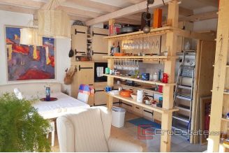 013 2021 217 split nicely decorated apartment for sale