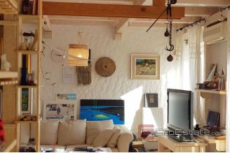 013 2021 217 split nicely decorated apartment for sale