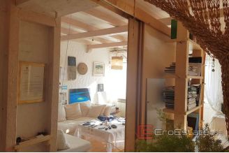 013 2021 217 split nicely decorated apartment for sale