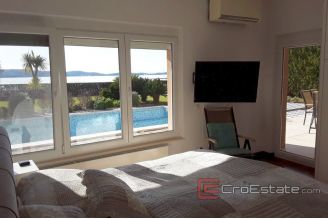 015 2021 216 near zadar seafront villa with pool for sale6