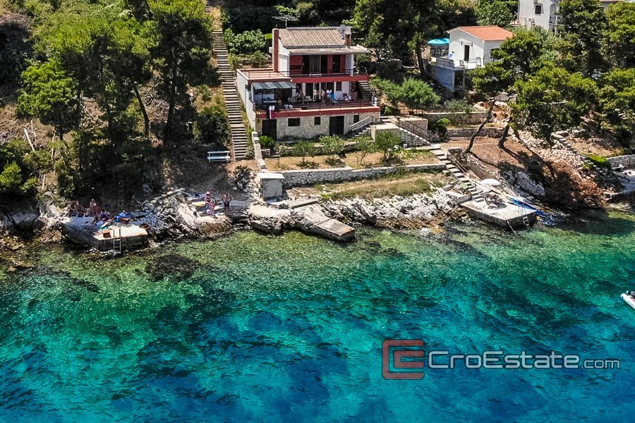 01 2021 209 Ciovo house waterfront for sale 01 2021 209 Ciovo house waterfront for sale