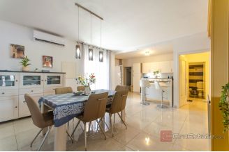 020 2011 107 Brac Semi detached house with sea view for sale