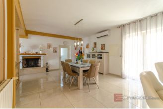 020 2011 107 Brac Semi detached house with sea view for sale