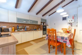020 2011 107 Brac Semi detached house with sea view for sale