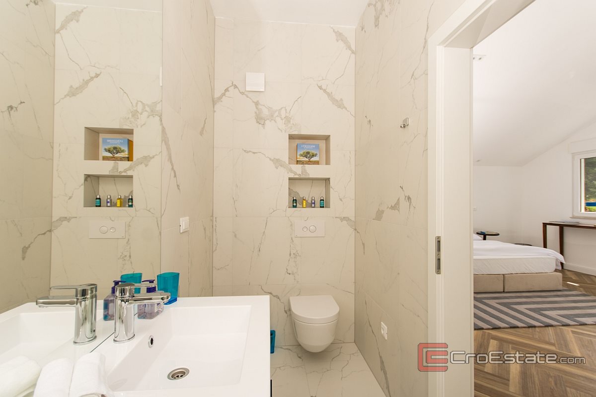 015 2018 157 Ciovo Luxury penthouse with a sea view for sale 015 2018 157 Ciovo Luxury penthouse with a sea view for sale