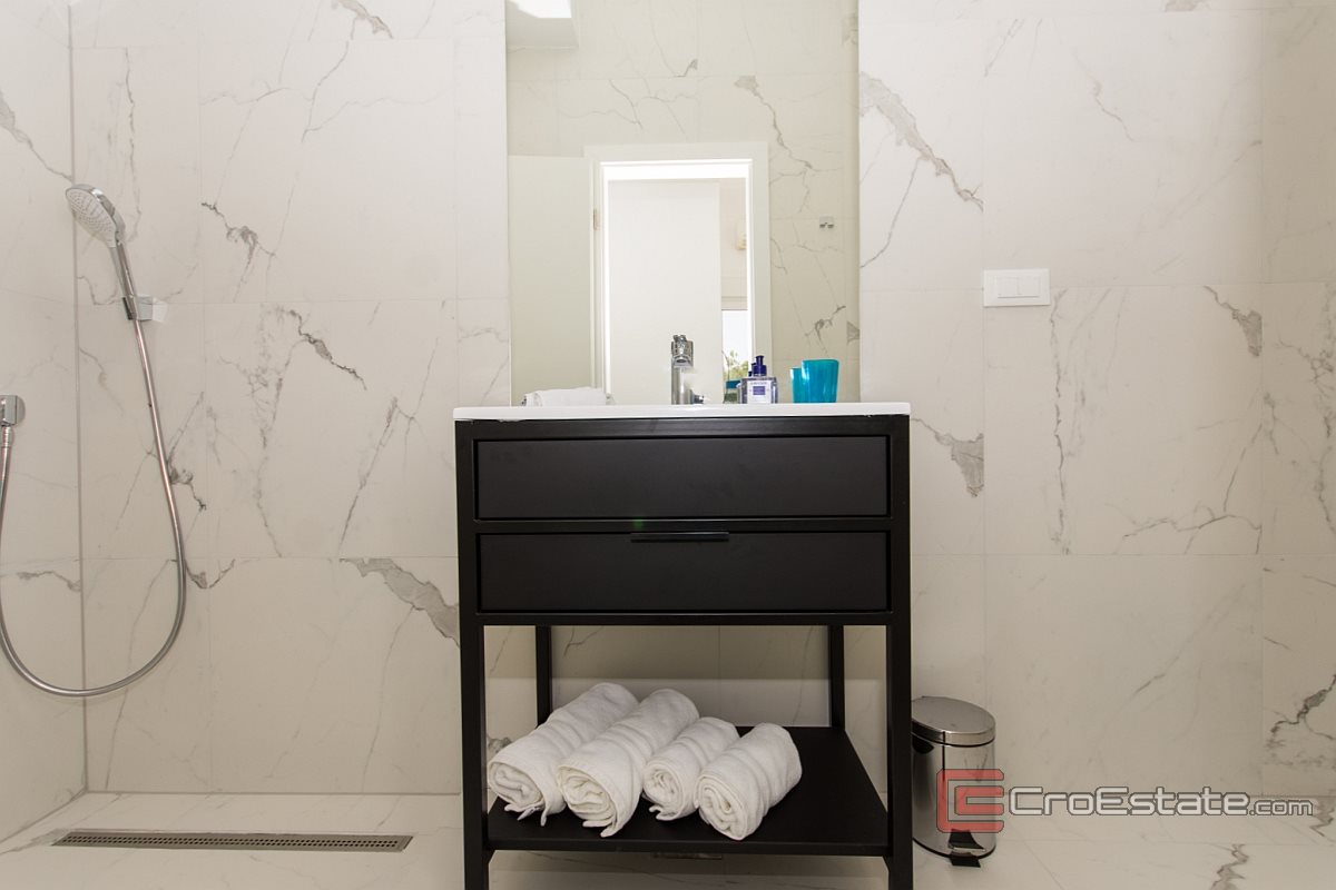 016 2018 157 Ciovo Luxury penthouse with a sea view for sale 016 2018 157 Ciovo Luxury penthouse with a sea view for sale