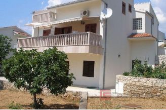 12 3738 30 Ciovo House For Sale