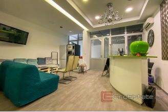 01 2027 02 Split business for rent