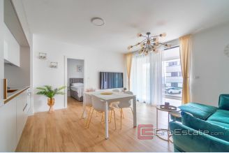 01 2025 33 Split apartment for rent