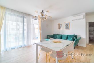 12 2025 33 Split apartment for rent