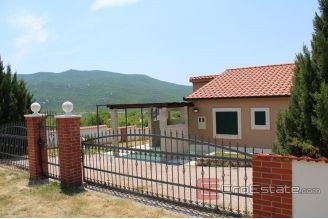 020 2026 68 modern villa with pool near Split