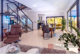 014 2025 73 Omis modern villa with pool and sea view