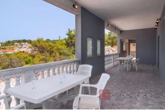 020 2034 02 island brac house with sea view for sale