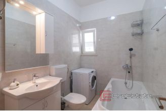 020 2034 02 island brac house with sea view for sale