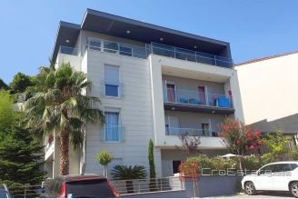 001 2028 09 near split beautiful apartment house for sale