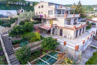 001 5040 30 island solta apartment house for sale
