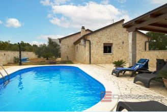 001 near zadar stone villa with pool for sale