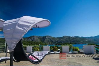 01 5071 30 Korcula house seafront for sale