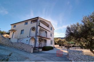 001 2041 04 near trogir house with sea view for sale