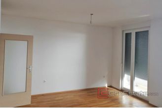 007 2038 06 makarska two bedroom apartment with sea view for sale