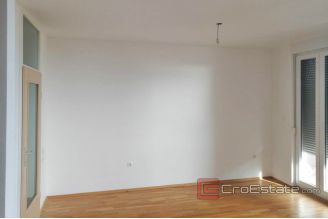 007 2038 06 makarska two bedroom apartment with sea view for sale