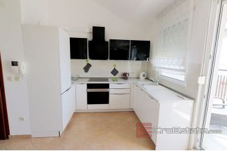008 2018 181 Split Meje apartment for rent