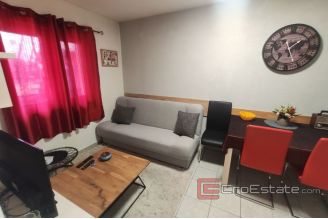 020 2043 09 Zadar house first row to the sea for sale