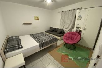 020 2043 09 Zadar house first row to the sea for sale