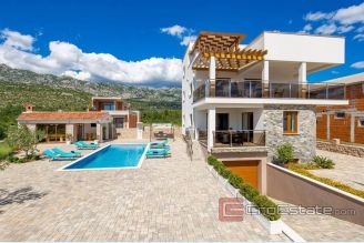001 2043 20 near zadar villa with pool for sale