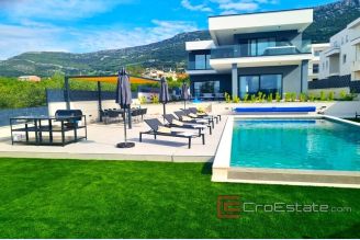 001 2021 301 Kastela modern villa with pool for sale