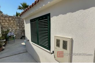 010 2036 36 split studio apartment for sale