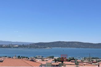 001 Kastela apartment house with sea view