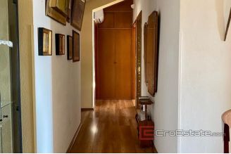013 Kastela apartment house with sea view