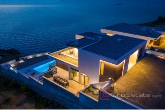 000 2021 311 Novigrad villa first row to the sea for sale 000 2021 311 Novigrad villa first row to the sea for sale