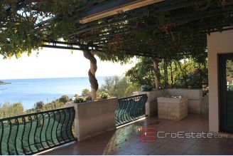 001 2031 54 Rogoznica house first row to the sea for sale2