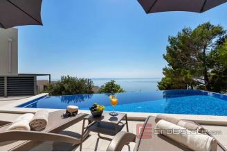 001 2018 202 Makarska villa with pool and sea view for sale