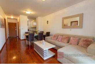 001 5137 30 Split apartment for rent