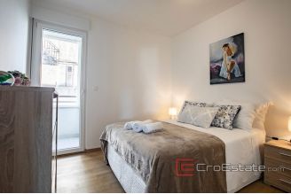 013 2035 53 Split three bedroom apartment for sale