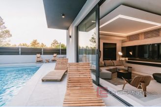 001 2043 44 Vodice modern villa with pool for sale