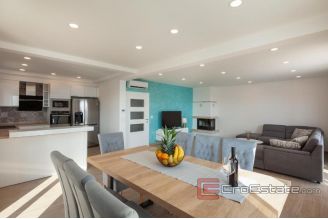 017 2018 204 Makarska villa with pool and sea view for sale