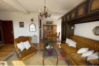 007 5140 30 Split apartment for rent