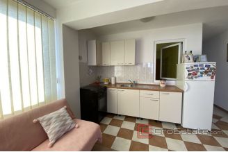 020 5141 30 Ugljan apartment house first row to the sea for sale