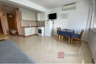 020 5141 30 Ugljan apartment house first row to the sea for sale