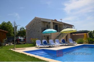 001 1014 09 Porec stone house with pool for sale