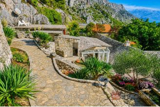020 2021 319 omis dalmatian stone estate for sale