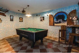 018 5161 30 Vodice luxury villa with pool for sale